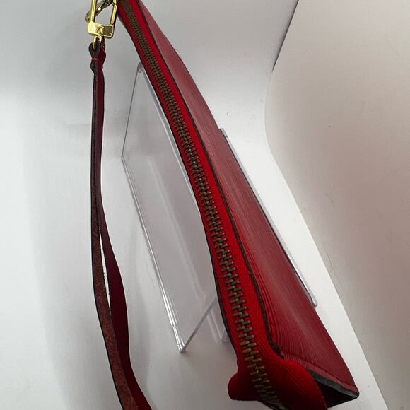 GUC Louis Vuitton Red Epi Pochette - Picture 4 of 9